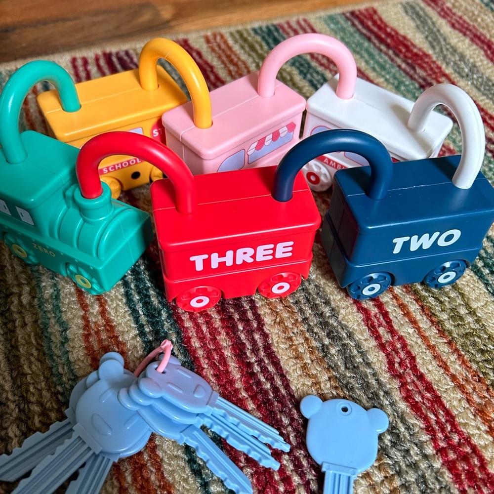 Lock and Key Vehicle Train Set